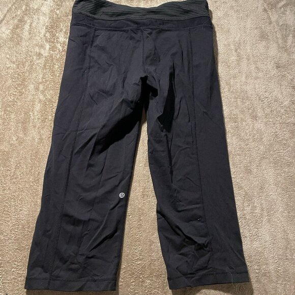 Lululemon Pants Women's Sz M Black Athletic Yoga Capri Stretch Cropped Pocket - Picture 4 of 9